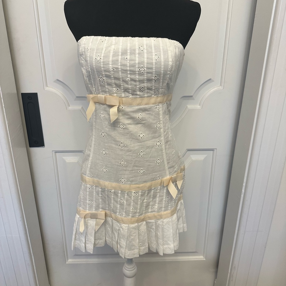 Kimchi Blue Urban Outfitters Strapless White Cream Dress w/ Bows Eyelet NWOT